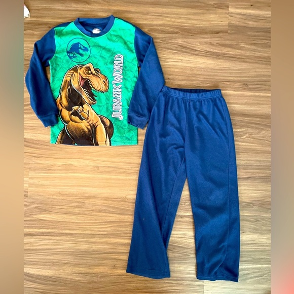 Jurassic World Vibrant Green and Blue Dinosaur Pajama Set size 8 - Picture 1 of 6